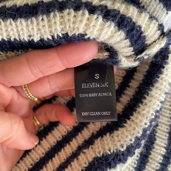 Eleven Six Mia Alpaca sweater size small - Picture 5 of 6